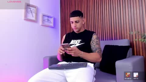 alex online show from April 11, 11:58 am