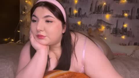 Snapshot of alex_dreams_ chatting on December 13, 1:22 pm Alex online show from December 13, 1:22 pm