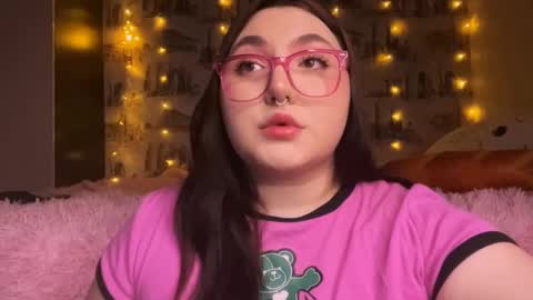 Snapshot of alex_dreams_ chatting on December 14, 3:15 pm Alex online show from December 14, 3:15 pm