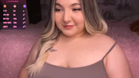 Snapshot of alex_dreams_ chatting on December 20, 1:11 pm Alex online show from December 20, 1:11 pm