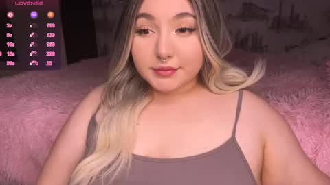 Snapshot of alex_dreams_ chatting on December 20, 4:46 pm Alex online show from December 20, 4:46 pm