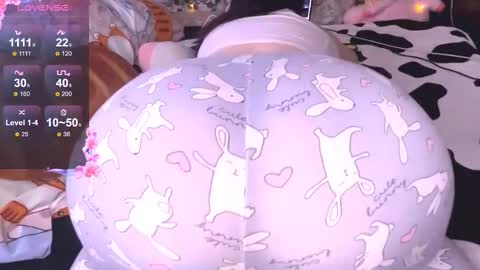 Snapshot of alex_dreams_ chatting on February 17, 11:40 am Alex online show from February 17, 11:40 am