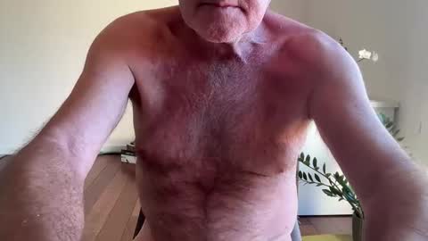 Snapshot of alex_fetishplayer chatting on June 5, 6:31 am Alex online show from June 5, 6:31 am