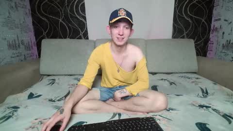 Snapshot of alex_foxy_man chatting on October 4, 2:37 pm Alex online show from October 4, 2:37 pm