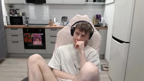 Snapshot of alex_gotcha chatting on January 16, 8:57 pm Alex online show from January 16, 8:57 pm