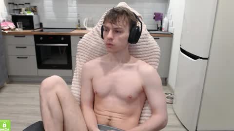 Snapshot of alex_gotcha chatting on February 4, 1:33 am Alex online show from February 4, 1:33 am