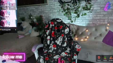 Snapshot of alex_howell chatting on January 17, 8:55 pm alex_howell online show from January 17, 8:55 pm