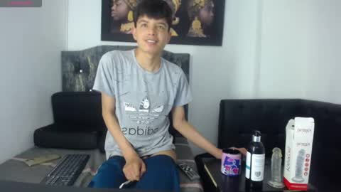Snapshot of alex_it0 chatting on May 20, 8:37 pm alex_it0 online show from May 20, 8:37 pm