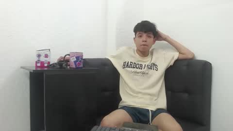 Snapshot of alex_it0 chatting on May 22, 1:50 pm alex_it0 online show from May 22, 1:50 pm