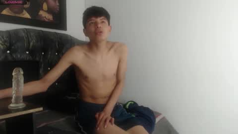 Snapshot of alex_it0 chatting on May 26, 12:45 pm alex_it0 online show from May 26, 12:45 pm