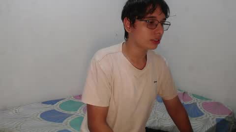 Snapshot of alex_laurentt chatting on May 16, 7:12 pm Alex Laurentt online show from May 16, 7:12 pm