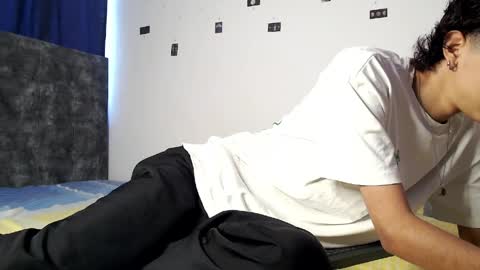 alex_mark_ online show from April 16, 5:03 pm