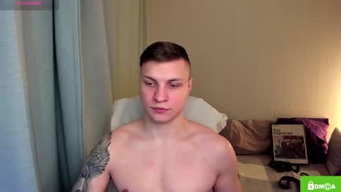 Snapshot of alex_milson chatting on April 19, 6:10 pm alex_milson online show from April 19, 6:10 pm