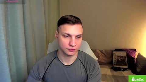 Snapshot of alex_milson chatting on April 22, 5:36 pm alex_milson online show from April 22, 5:36 pm