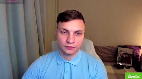 Snapshot of alex_milson chatting on April 25, 10:07 pm alex_milson online show from April 25, 10:07 pm