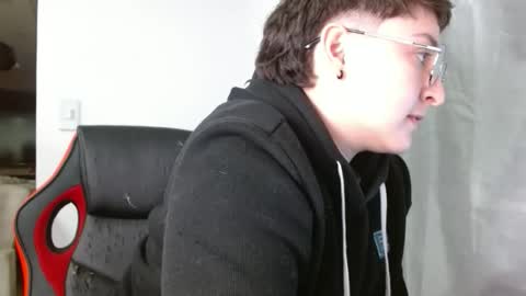 Snapshot of alex_parker07 chatting on May 13, 2:31 am Alex Parker online show from May 13, 2:31 am