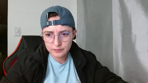 Snapshot of alex_parker07 chatting on May 21, 2:29 am Alex Parker online show from May 21, 2:29 am