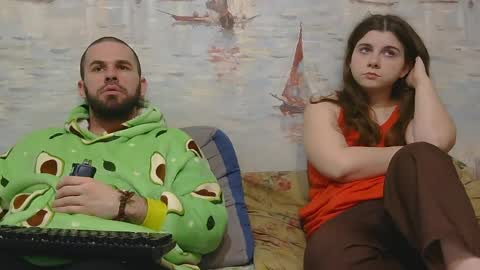 Alex and Sarah online show from April 12, 10:37 pm