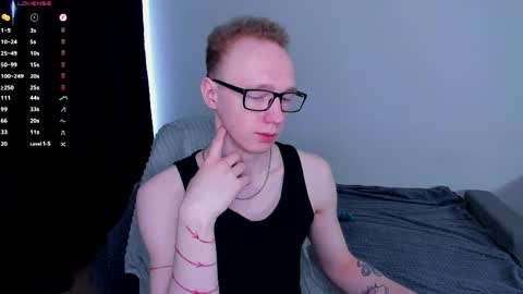 Snapshot of alex_silent chatting on May 8, 8:41 am alex_silent online show from May 8, 8:41 am