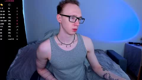Snapshot of alex_silent chatting on May 23, 11:58 am alex_silent online show from May 23, 11:58 am