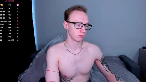 Snapshot of alex_silent chatting on May 28, 12:24 pm alex_silent online show from May 28, 12:24 pm