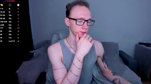 Snapshot of alex_silent chatting on May 29, 3:43 pm alex_silent online show from May 29, 3:43 pm