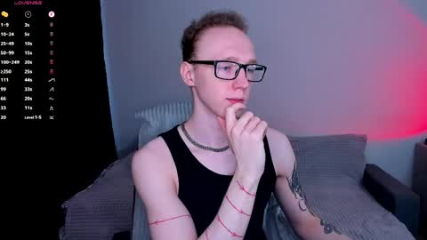 Snapshot of alex_silent chatting on May 31, 2:35 pm alex_silent online show from May 31, 2:35 pm