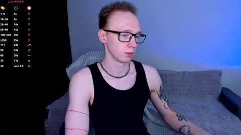 Snapshot of alex_silent chatting on May 31, 6:09 pm alex_silent online show from May 31, 6:09 pm