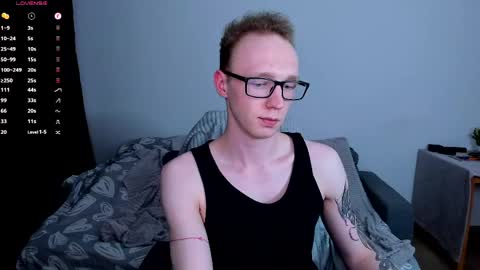 Snapshot of alex_silent chatting on June 3, 8:58 pm alex_silent online show from June 3, 8:58 pm