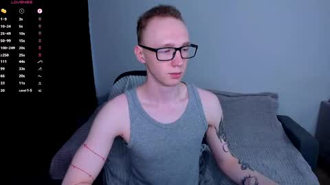 Snapshot of alex_silent chatting on June 6, 3:39 pm alex_silent online show from June 6, 3:39 pm