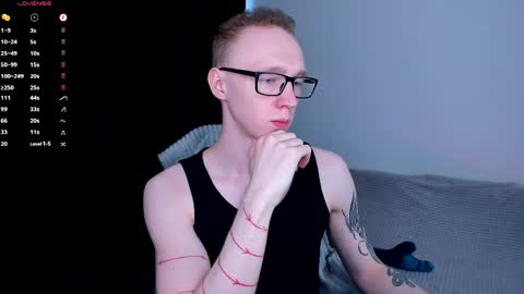 Snapshot of alex_silent chatting on June 8, 2:06 pm alex_silent online show from June 8, 2:06 pm