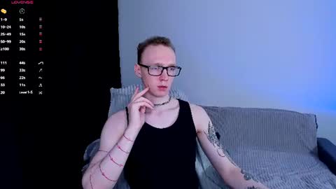 Snapshot of alex_silent chatting on June 27, 6:24 pm alex_silent online show from June 27, 6:24 pm