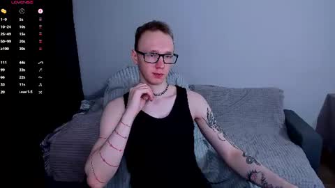 Snapshot of alex_silent chatting on June 28, 7:42 pm alex_silent online show from June 28, 7:42 pm
