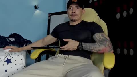 alex_sthorm online show from January 17, 4:39 am