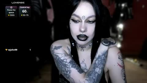 Snapshot of alex_succubus chatting on May 18, 5:24 am Alex Succubus online show from May 18, 5:24 am