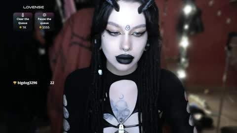 Snapshot of alex_succubus chatting on May 25, 3:18 pm Alex Succubus online show from May 25, 3:18 pm