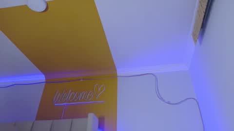 Snapshot of alexa472 chatting on February 20, 2:19 am Alexa online show from February 20, 2:19 am