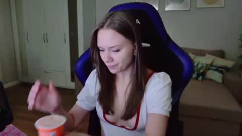 Snapshot of alexa_feels chatting on July 3, 4:24 pm Little Duck homie online show from July 3, 4:24 pm