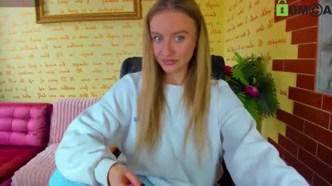 Snapshot of alexa_glory chatting on November 12, 10:48 am Alexa online show from November 12, 10:48 am