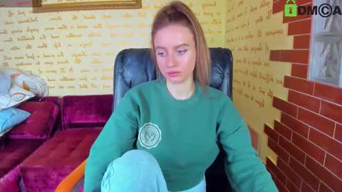 Snapshot of alexa_glory chatting on December 4, 3:10 pm Alexa online show from December 4, 3:10 pm