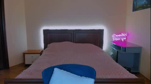 Snapshot of alexa_glory chatting on March 25, 10:38 pm Alexa online show from March 25, 10:38 pm