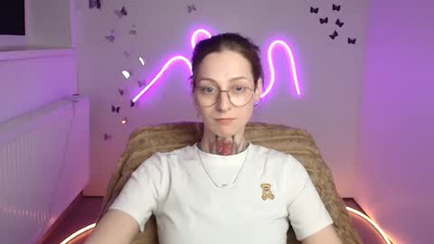 Snapshot of alexa_kittie chatting on April 22, 11:34 am Alexa online show from April 22, 11:34 am