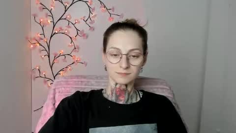 Snapshot of alexa_kittie chatting on May 12, 5:54 pm Alexa online show from May 12, 5:54 pm