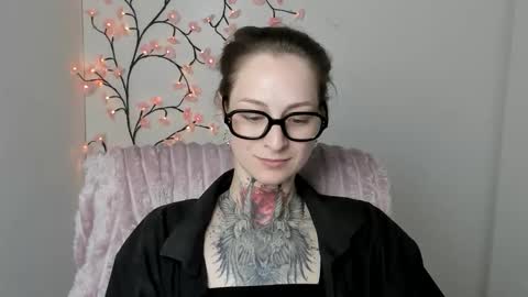 Snapshot of alexa_kittie chatting on May 21, 6:04 pm Alexa online show from May 21, 6:04 pm