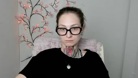Snapshot of alexa_kittie chatting on June 24, 11:53 am Alexa online show from June 24, 11:53 am