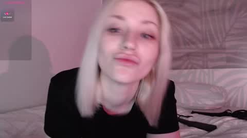 Snapshot of alexa_novak chatting on November 19, 2:50 pm Alexa online show from November 19, 2:50 pm