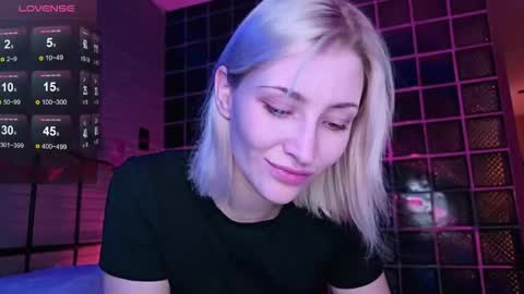 Snapshot of alexa_novak chatting on February 12, 9:32 pm Alexa online show from February 12, 9:32 pm