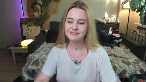 Snapshot of alexa_pirs chatting on May 6, 2:55 pm alexa_pirs online show from May 6, 2:55 pm