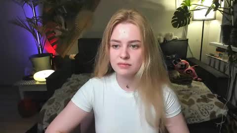 Snapshot of alexa_pirs chatting on May 16, 7:45 pm alexa_pirs online show from May 16, 7:45 pm