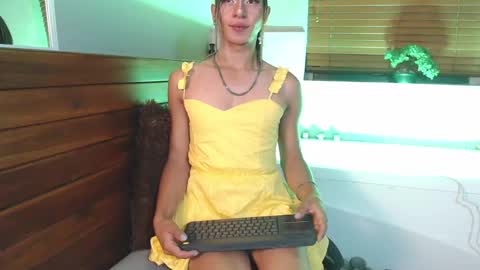 Snapshot of alexa_vandercloude chatting on September 19, 11:27 pm alexa_vandercloude online show from September 19, 11:27 pm